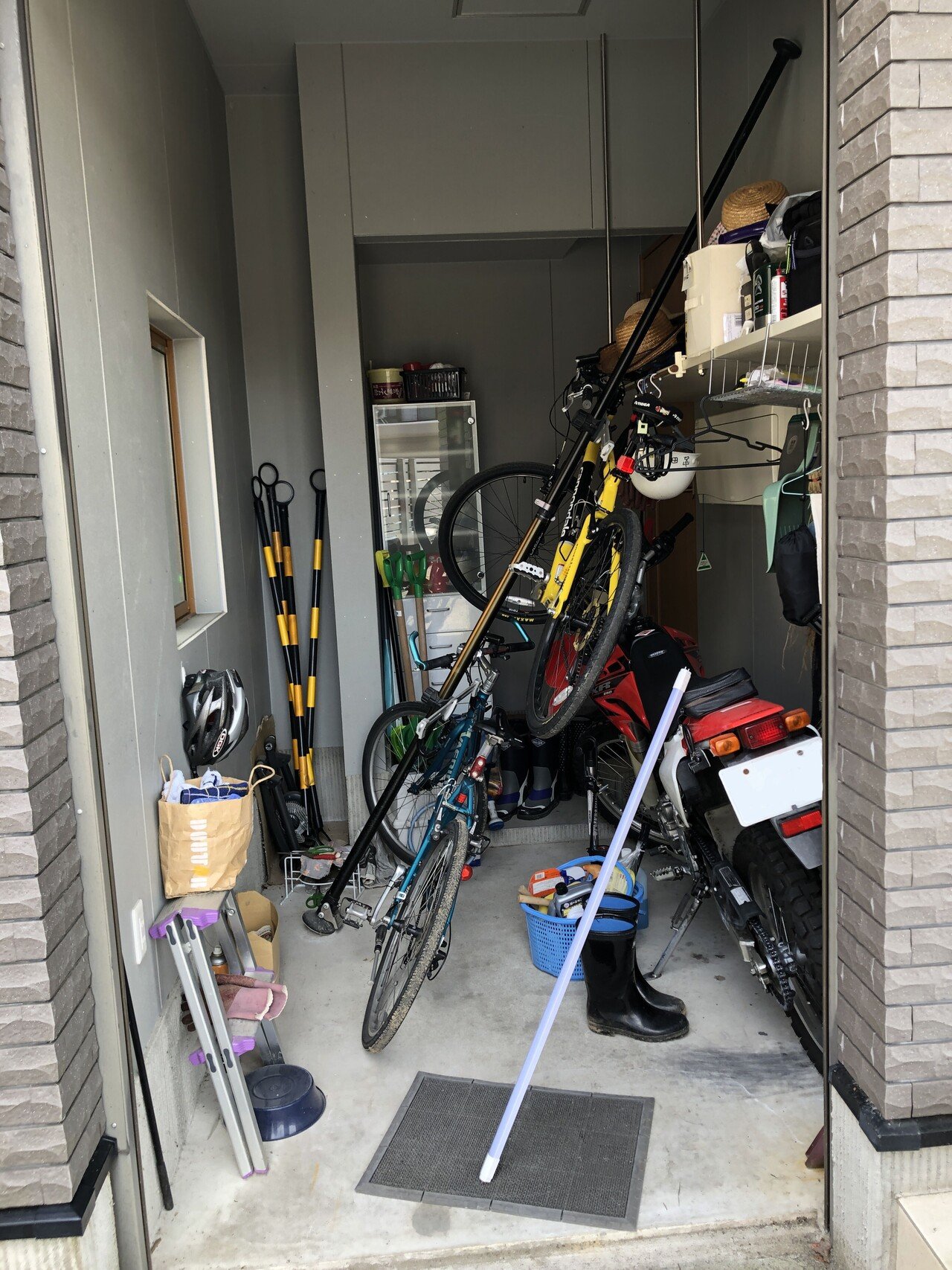MINOURA】突っ張り棒タイプのバイクスタンド「バイクタワー25D