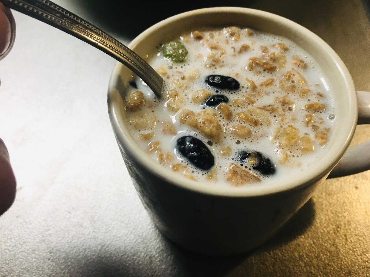 グラノーラの温かい食べ方 ホットミルクで食べてみた感想 蜂蜜もかけてみた ゆっきー ダニ活やめ隊 Note