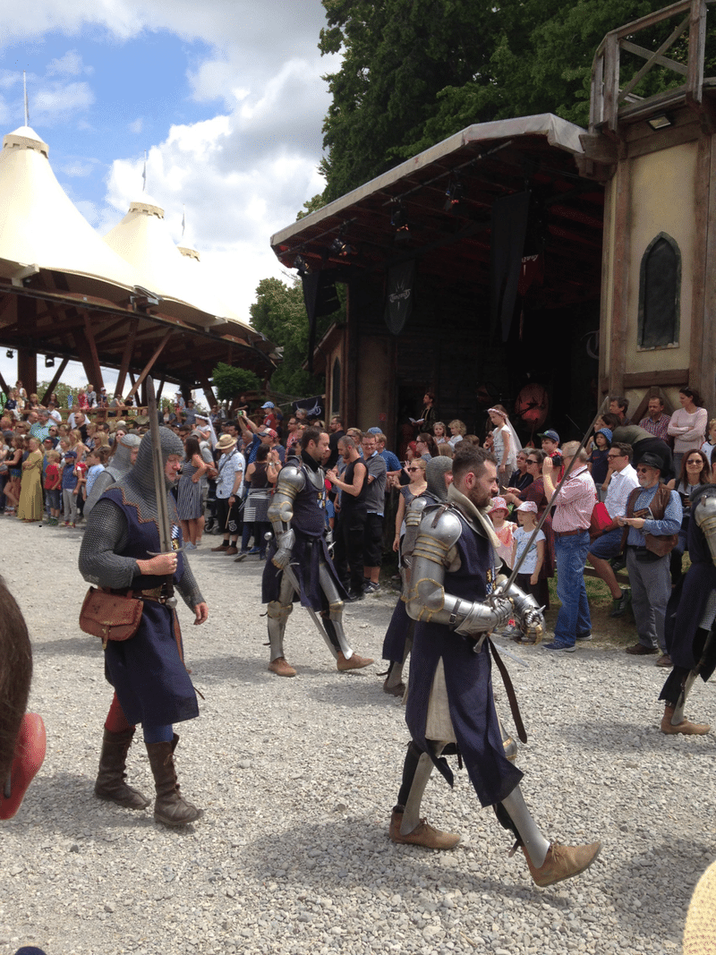 一年に一度 そこには本格的中世ヨーロッパの世界が出現する 前編 ザオリ ベルリン暮らし Note