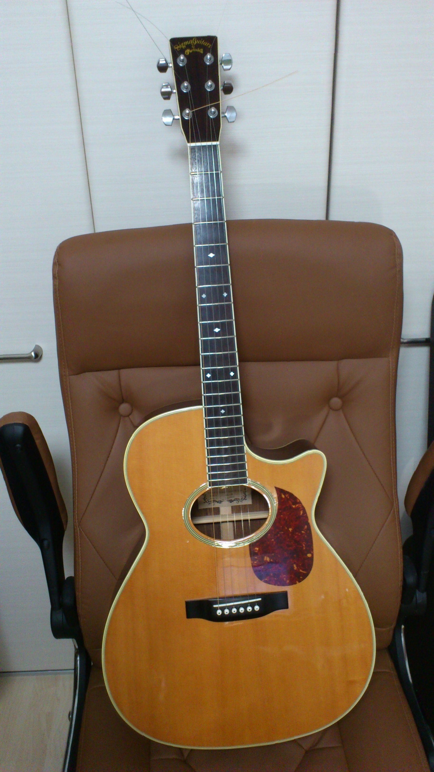 これ,その昔,Martinが寺田楽器に製造委託していた,「Sigma Gui…｜OHORI123