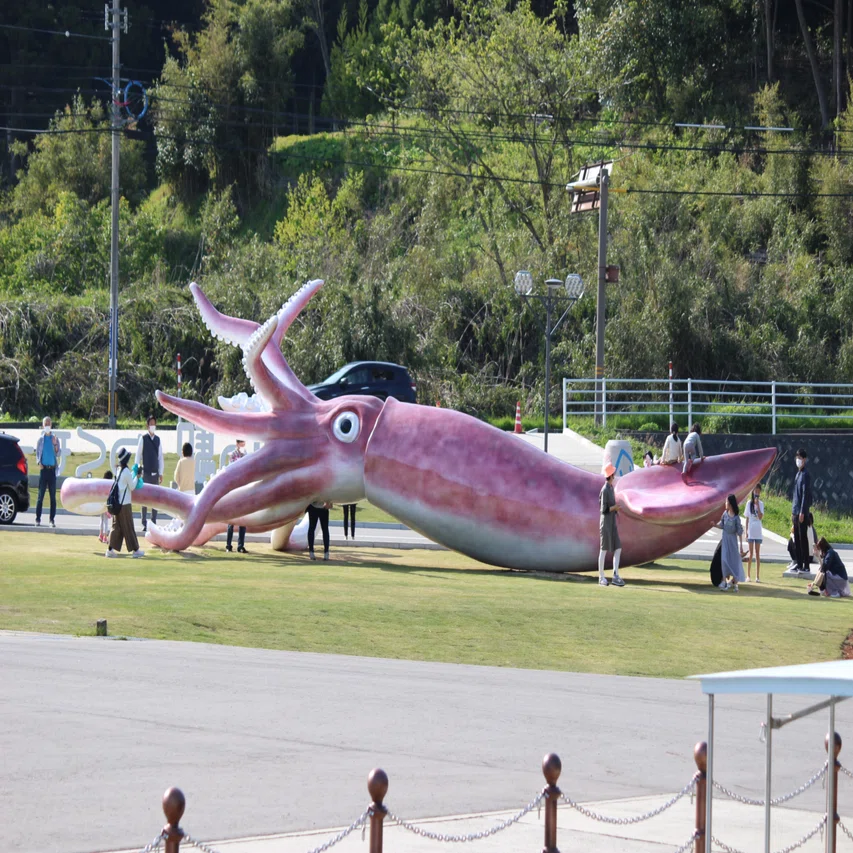 話題の巨大イカモニュメントを見てきた（石川県能登町）｜ちた