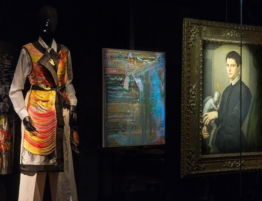 【希少】Dries Van Noten ドリス・ヴァン・ノッテン 作品集 アート ドリス・ヴァン・ノッテンが“柄”に込めた想い。グラフィックで