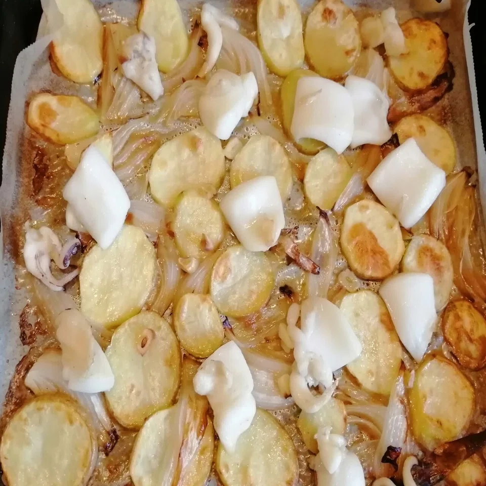 スペインのお魚屋さんハック】Sepia（コウイカ）のオーブン焼きがお 