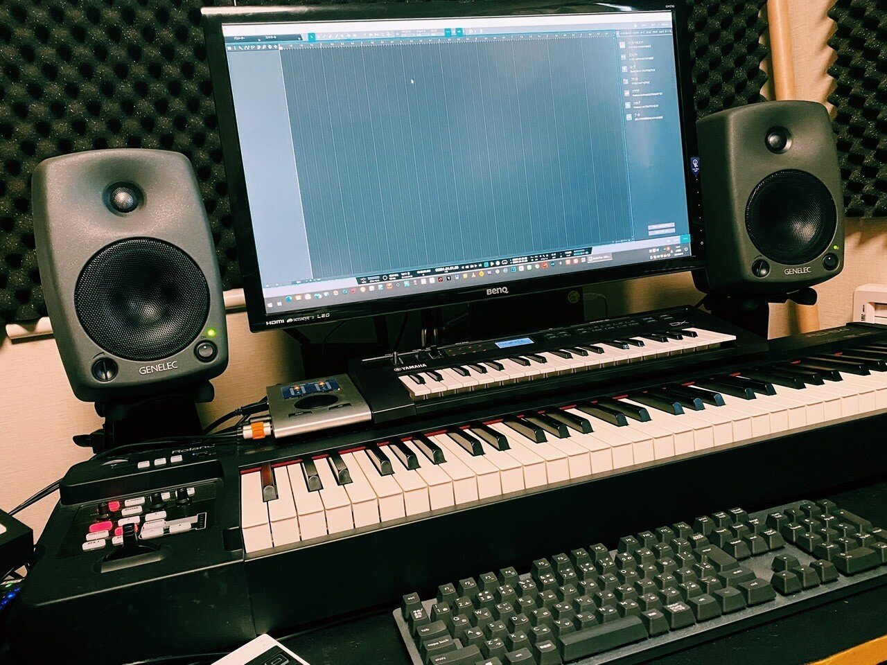 Genelecスピーカー用の卓上スタンドを買ってみた(K&M 23275B モニター Genelecスピーカー用の卓上スタンドを買ってみた(K&M 23275B モニター