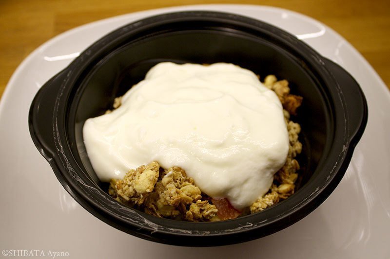 電子レンジで作る歯ごたえのあるチョコレートチップグラノーラバーのレシピ