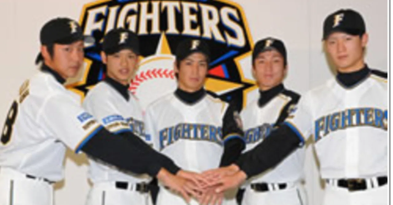 大谷翔平　西川遥輝　日本ハムファイターズ　公式ハイライトフォト 大谷翔平 西川遥輝 日本ハムファイターズ 公式ハイライトフォト - メルカリ