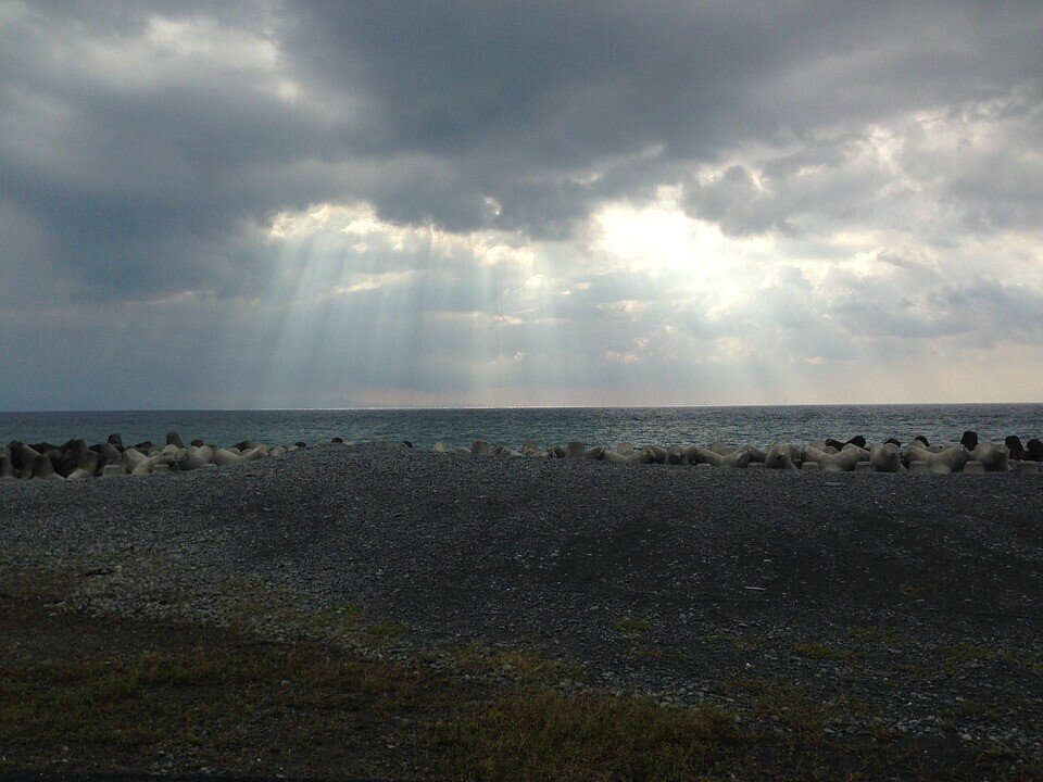 風景・天使のハシゴ・海岸・テトラポット