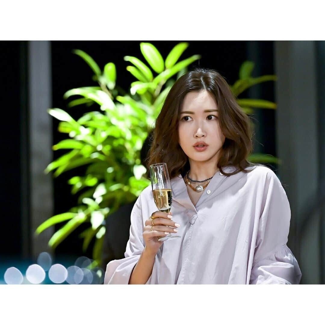 私の憧れる実業家 2 モデル 女優 実業家 母 色んな顔を持つ 紗栄子 さんの魅力について 阿久津友美 Note