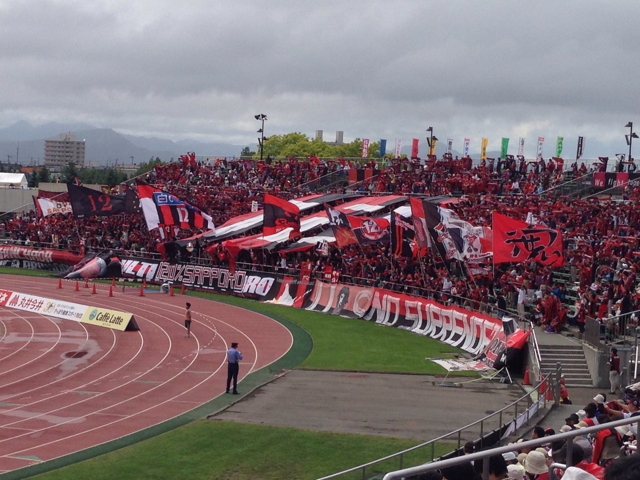 サッカーj2第節 札幌対岐阜 札幌厚別公園陸上競技場 Suzusapp Note サッカーj2第節 札幌対岐阜 札幌厚別公園陸上競技場 Suzusapp Note