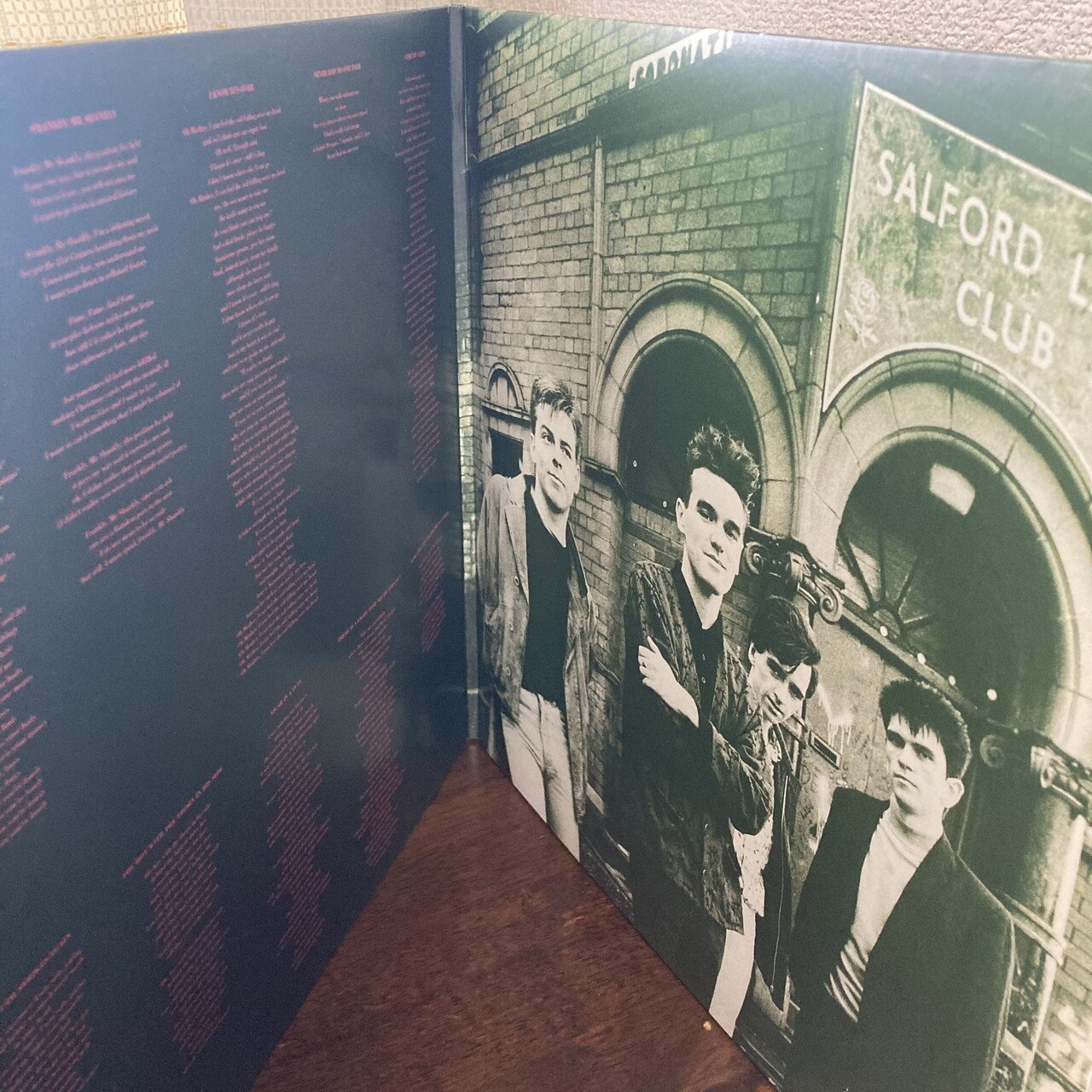 送料無料/即納】 サイン レコードThe Smiths – The Queen Is Dead