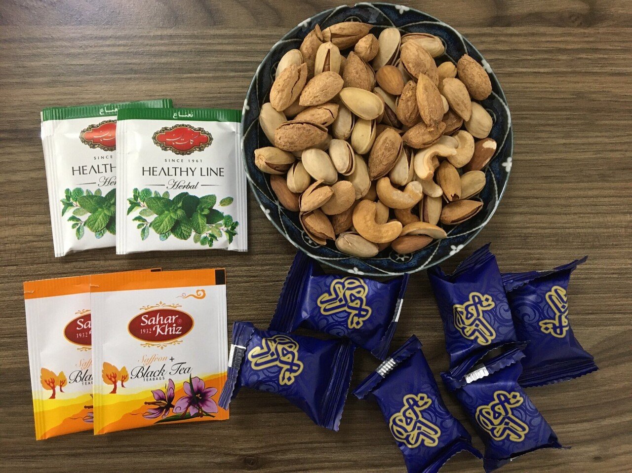 先日いただいたギャズを食べました。ギャズはイランのお菓子で