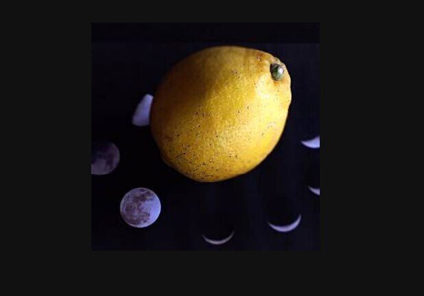 月のレモン