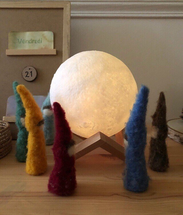 月を描いた絵本たち｜月子