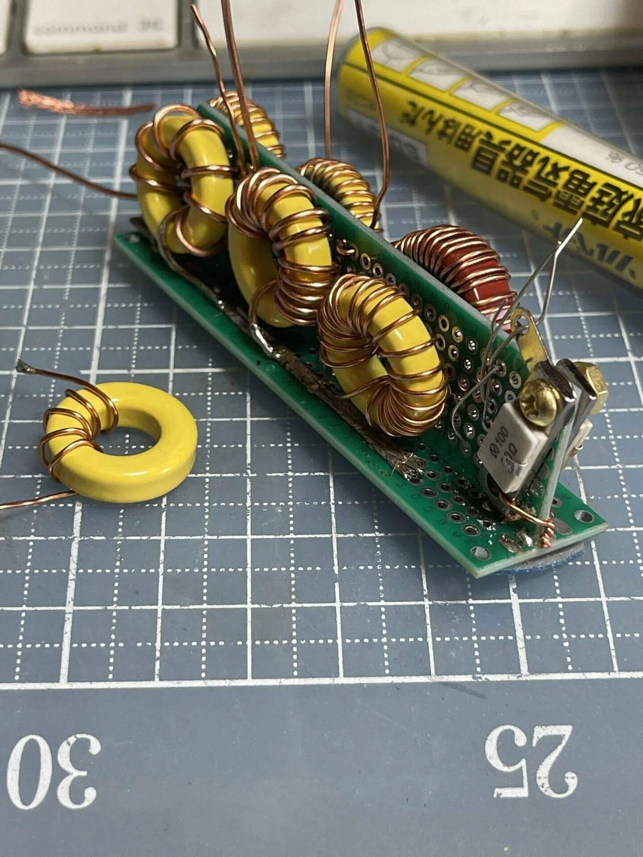3.5MHz～50MHz対応のコンパクトアンテナチューナー制作にトライ｜なげやり
