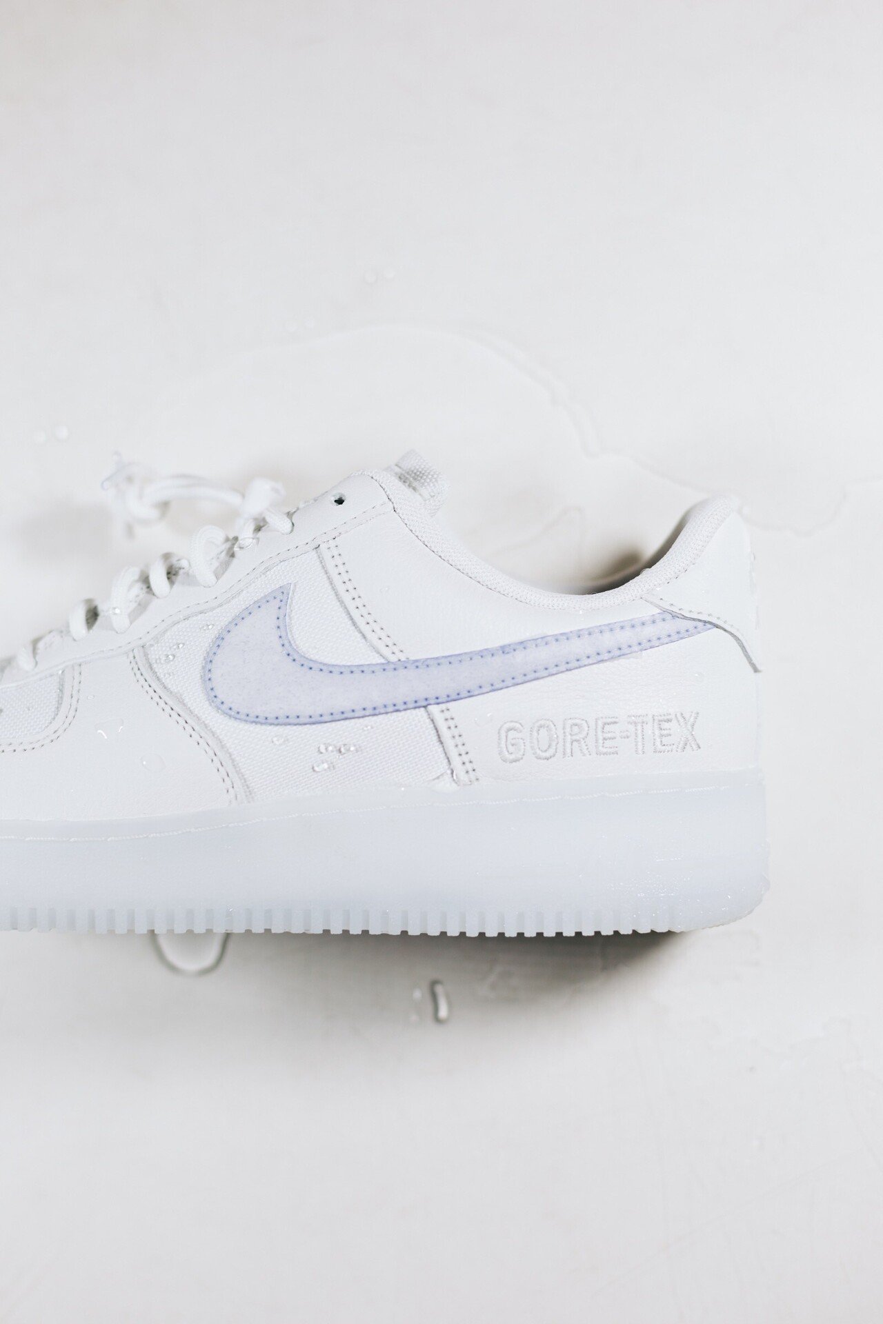 SNEAKERS TEXT] 白でゴアテックスのエアフォース1って買わない理由ある