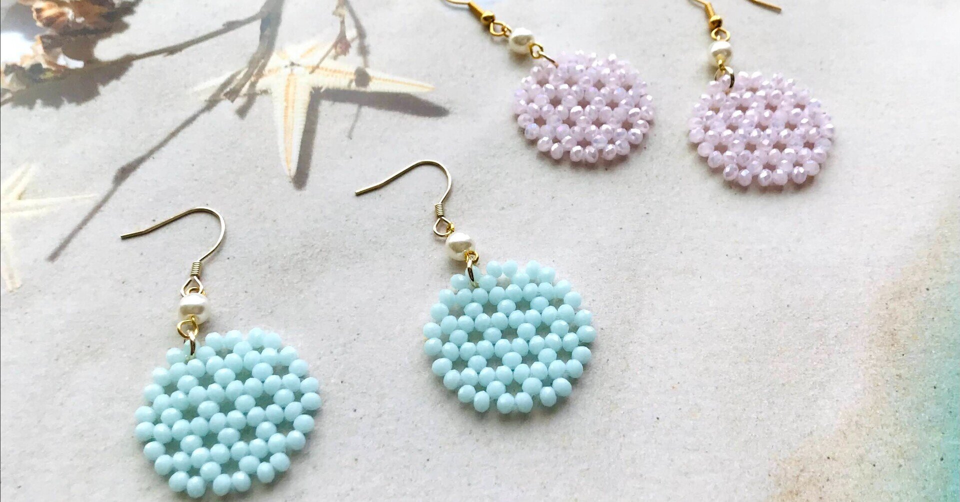 ビーズ編み×小ぶり連スワロフスキー　ピアス ビーズ編み×小ぶり連スワロフスキー ピアス スワロフスキーピアス