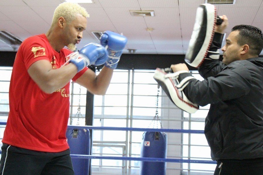 K 1 乱闘 暴言 ベルト強奪 イブラヒム エル ボウニが前日会見で大暴れ 明日ベルトは俺のものになる お前らは寿司でも食ってろ 11 23 木 祝 K 1 World Gp さいたま ゴング格闘技 Note K 1 乱闘 暴言 ベルト強奪 イブラヒム エル ボウニが前日会見で大暴れ 明日ベルトは俺のものになる お前らは寿司でも食ってろ 11 23 木 祝 K 1 World Gp さいたま ゴング格闘技 Note