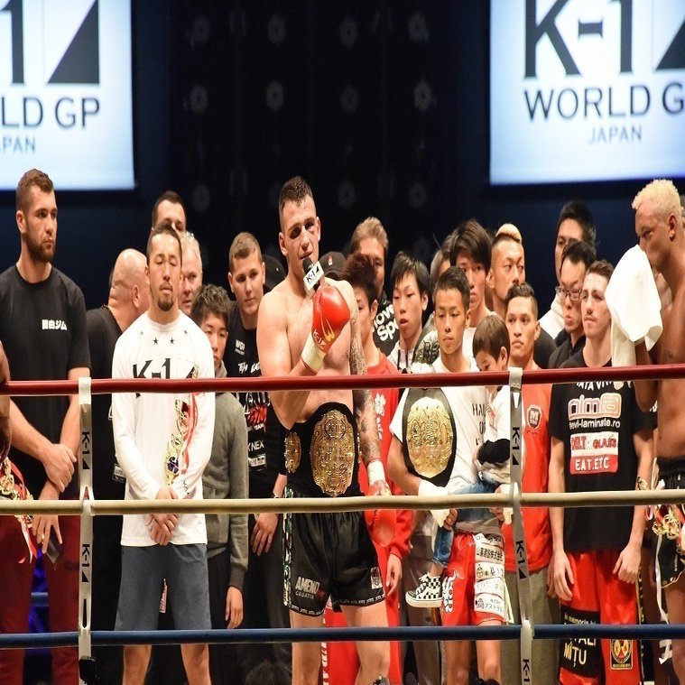 K 1 伝説の拳 シカティックの愛弟子アントニオ プラチバットが初代ヘビー級王者に 武居由樹は強豪サラビアを1r Ko 木村ミノルが城戸康裕に勝利 卜部功也 小宮山工介が海外強豪下す 11 23 ゴング格闘技 Note