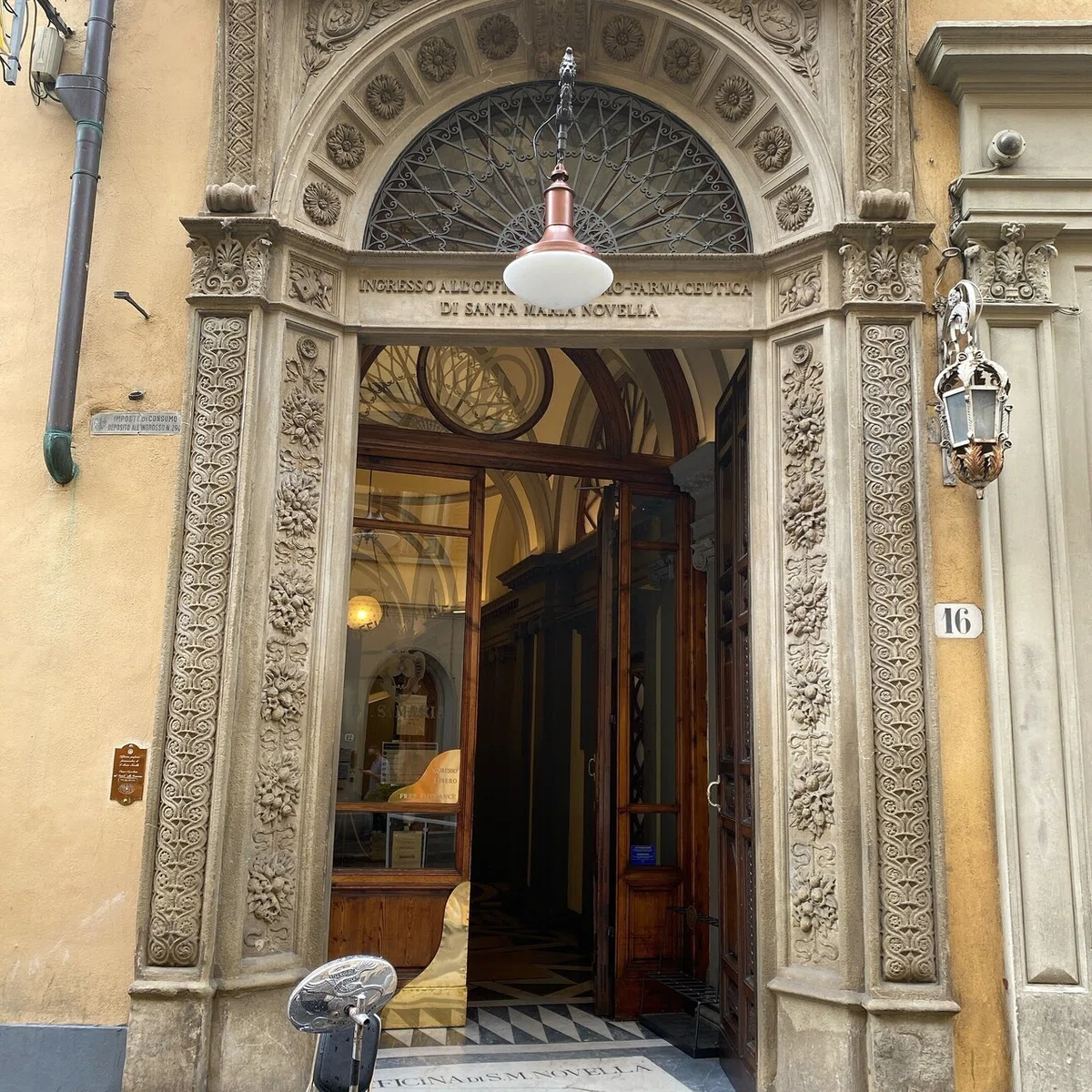 サンタ・マリア・ノヴェッラ（Santa Maria Novella）：歴史ある修道院 