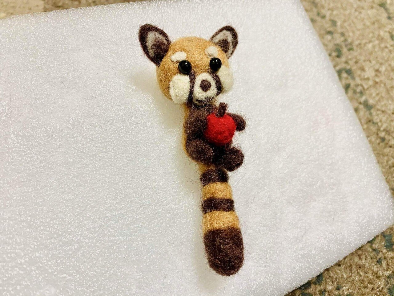 人生初挑戦！羊毛フェルトでレッサーパンダを作ってみた。【大