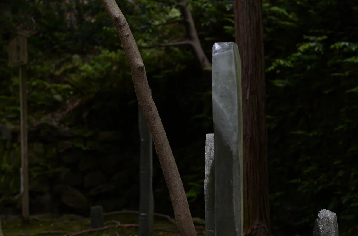 Art｜京都・法然院、ガラスの枯山水、西中千人さん｜江六前一郎