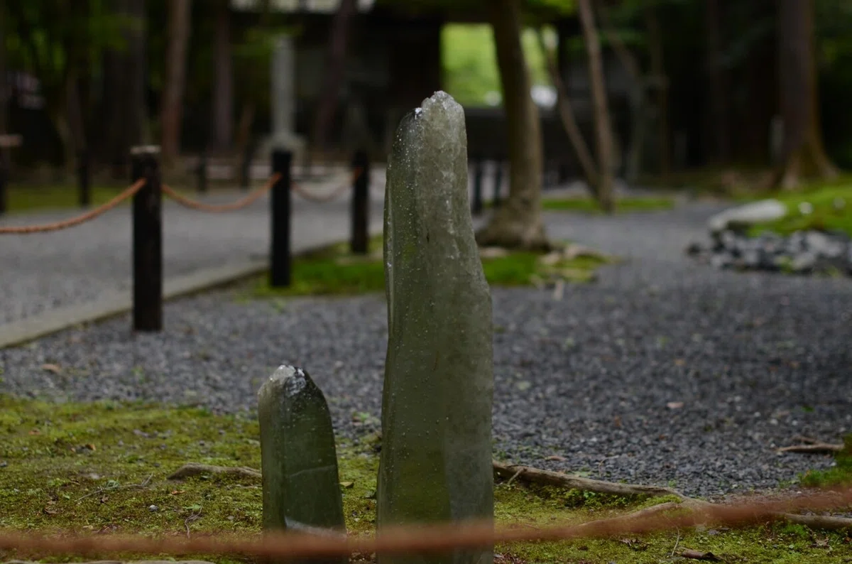 Art｜京都・法然院、ガラスの枯山水、西中千人さん｜江六前一郎