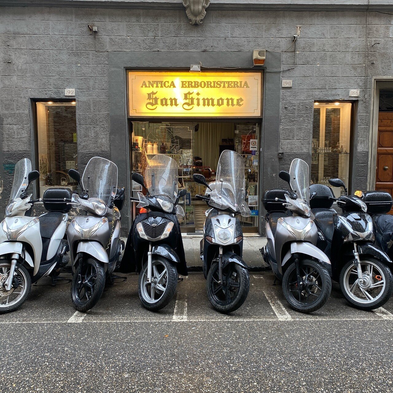 アンティカ・スペツィエリア・エルボリステリア（Antica Spezieria