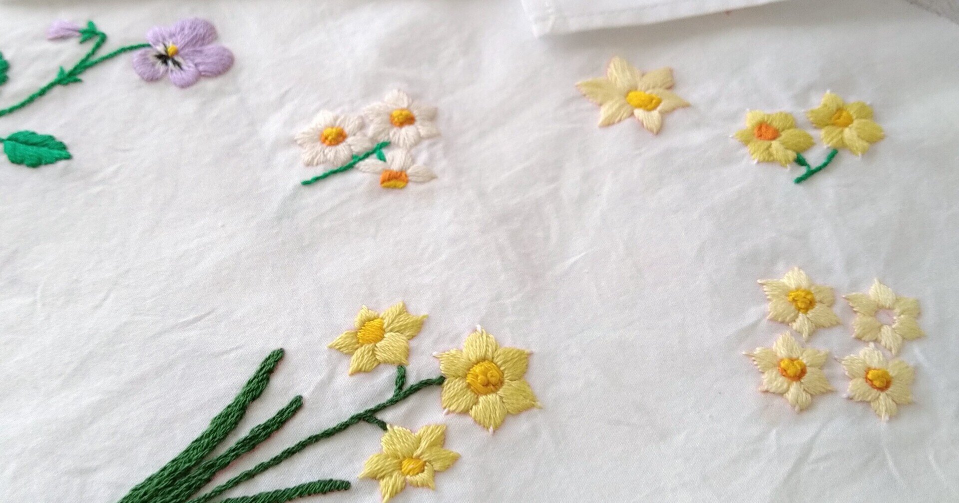 ハンドメイド作家shizuka's お花刺繍のわんぴーす shizuka's ハンドメイド お花刺繍ワンピース