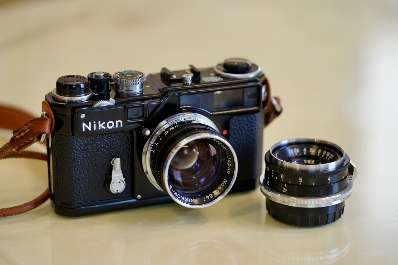 第18話】ニコンがレトロなAPS-C機の噂！1950年代の名機Nikon SPを上回 