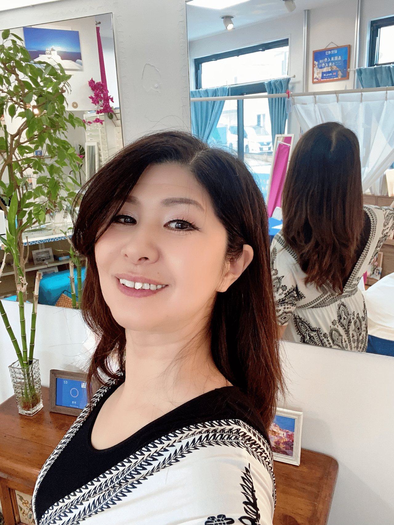 髪がいよいよ腰 私のサロンで写メって見た 来月 銀座の芸能人御用達の有名美容室 Air の社長を予約 以前通っていたので予約取れてラッキー Air はうちのクライアント様の元宝ジェンヌのご紹介だったけど Airis3333mika Note