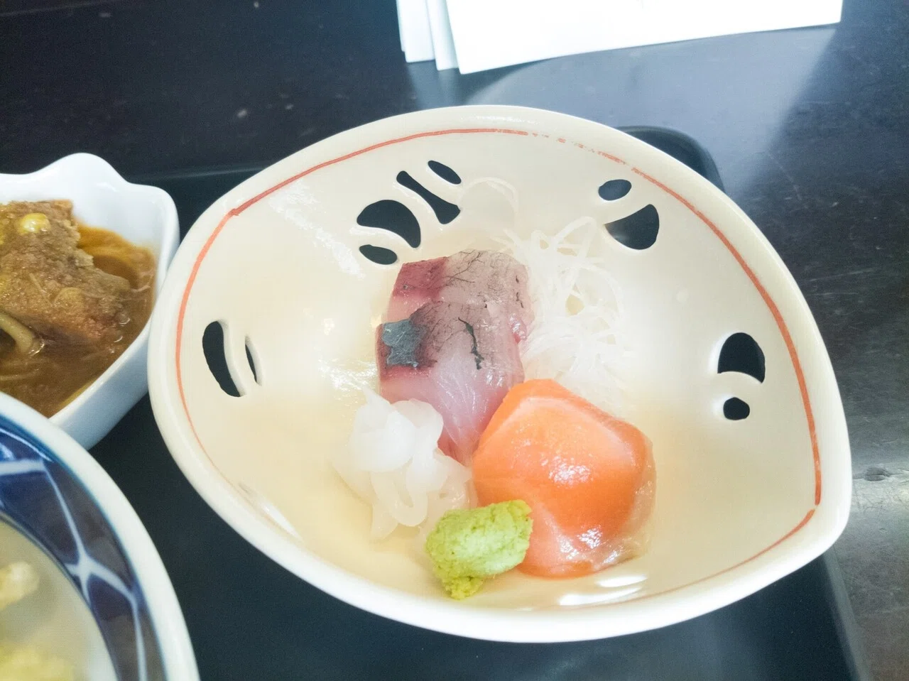新鮮！品数多い！お値打ち！金沢武家屋敷跡近く「魚半」の日替わり定食 