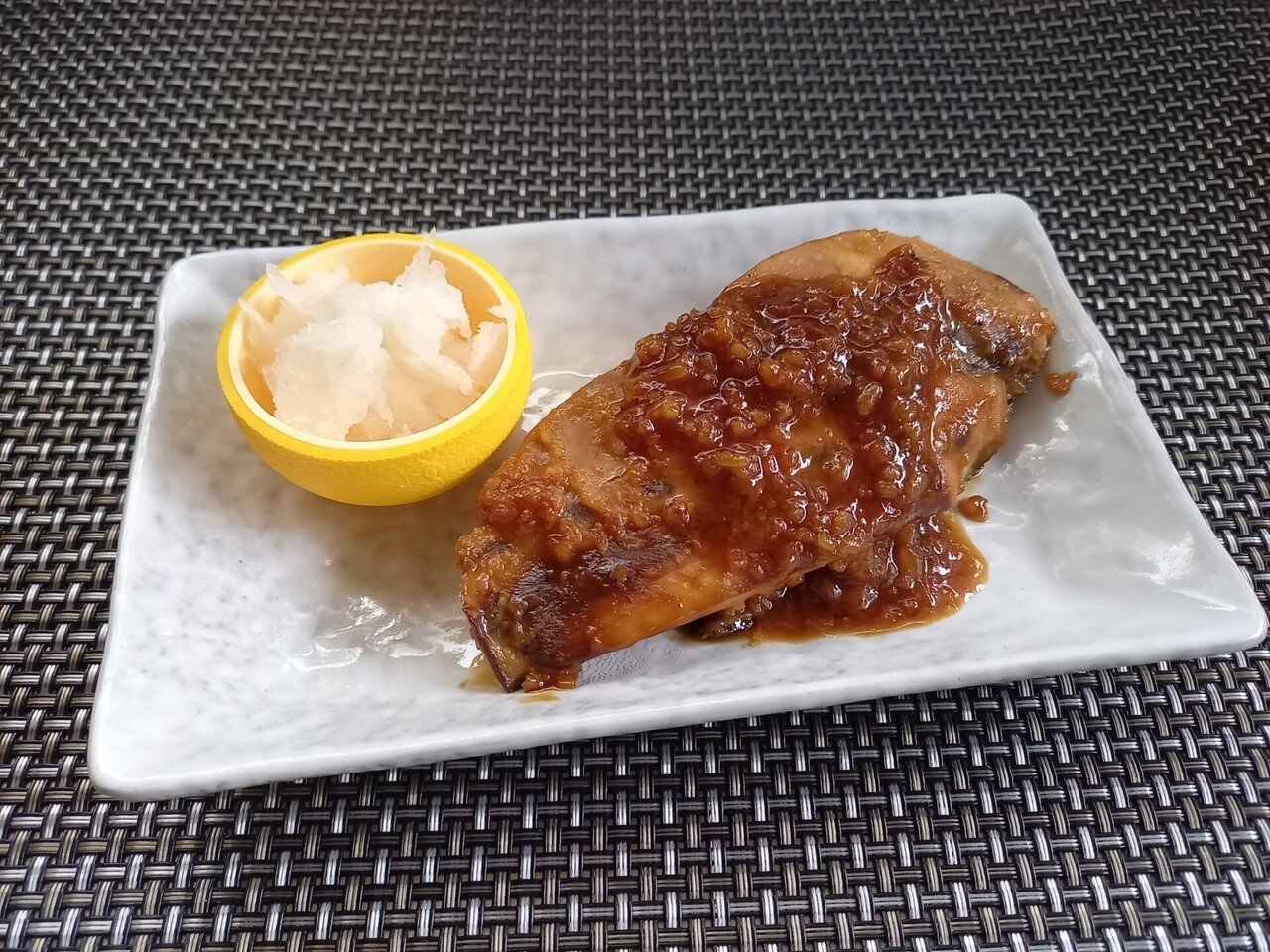 醤油麹で簡単 ブリの照り焼き 柘榴 Note