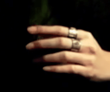 米津玄師の服・靴・アクセサリーは何を表現しているか?|wild orange 米津玄師の服・靴・アクセサリーは何を表現しているか?|wild orange