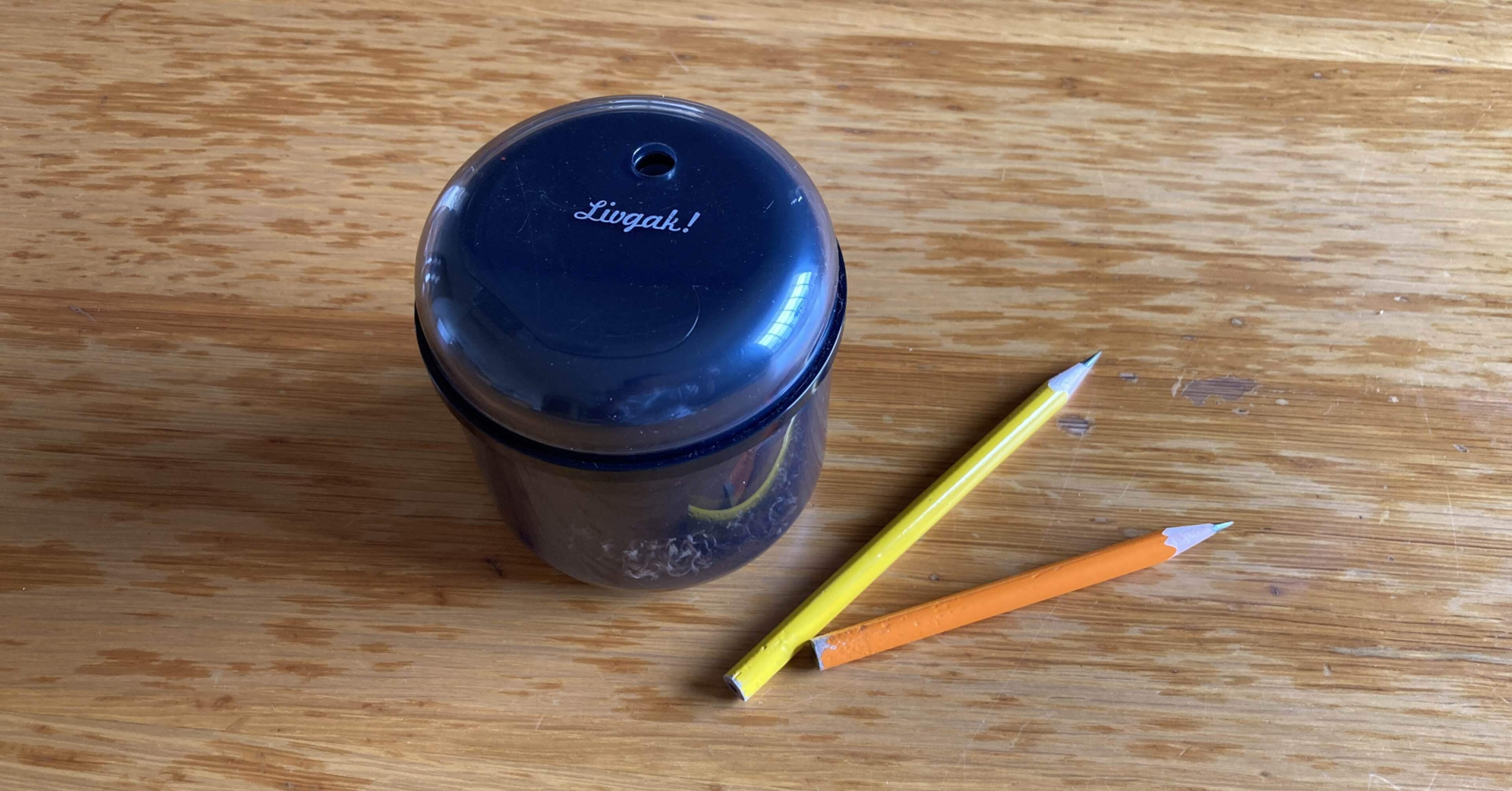 えんぴつ削り 電動で 乾電池式で 上からぶっ刺すタイプが好き 志田 夏 Note