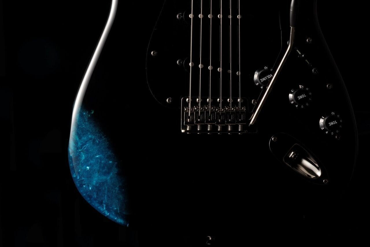 【限定モデル】FINAL FANTASY XIV STRATOCASTER ファイナルファンタジーXIV x フェンダー 数量限定