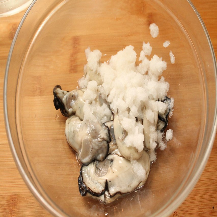 牡蠣の洗い方比較 片栗粉と大根おろし 樋口直哉 Travelingfoodlab Note