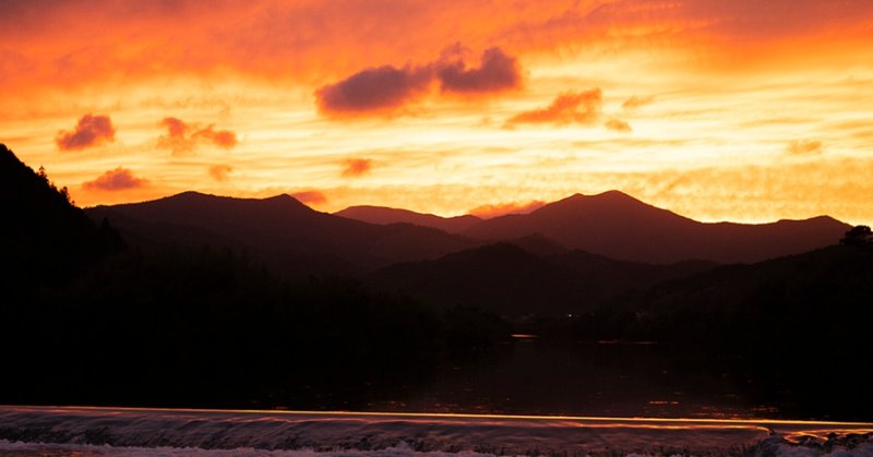 朝焼けを太平洋、夕焼けを四万十川