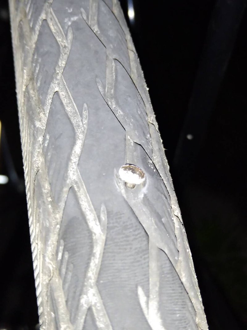 Uber Eatsと釘を踏んでタイヤがパンクしたので パンク修理をしてみた 鬼 ナナトラ Note