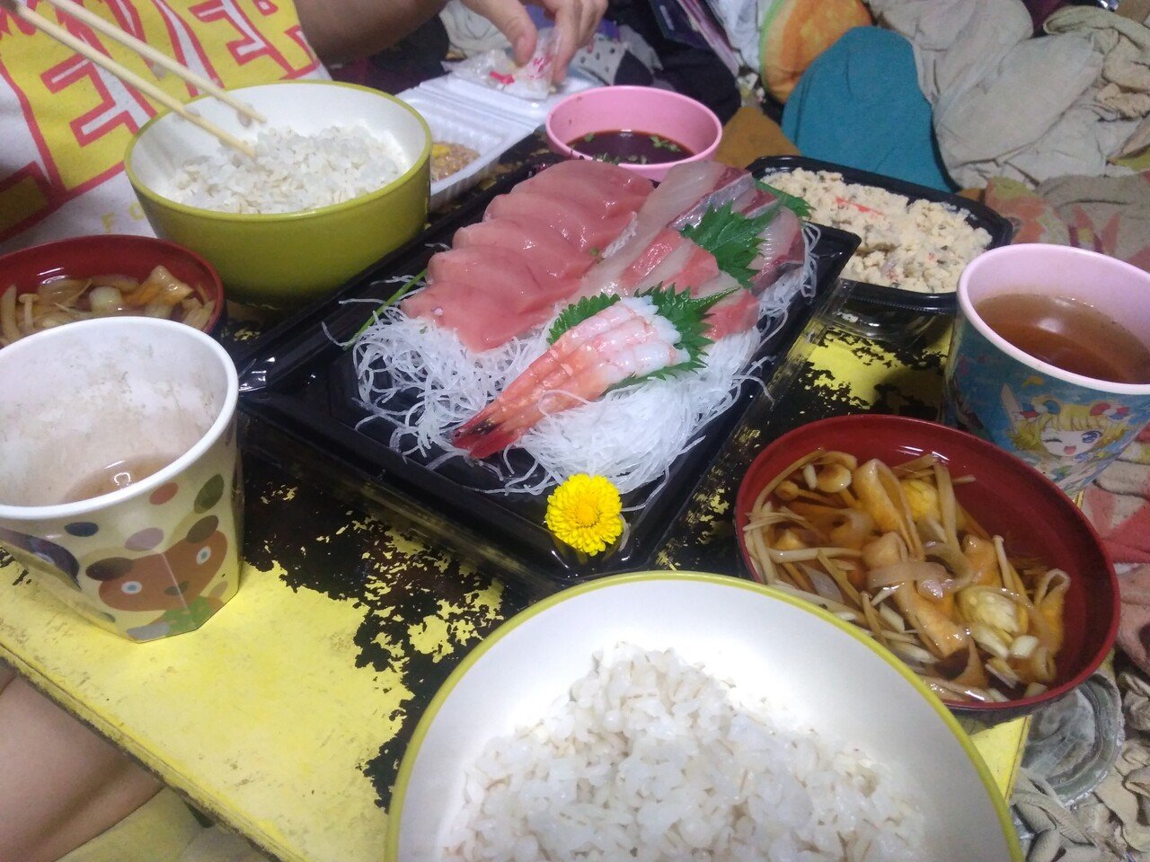 今夜の夕食 お刺身 総菜 卯の花の和え物 エノキ茸と茗荷の吸い物 納豆 Popodoll Note