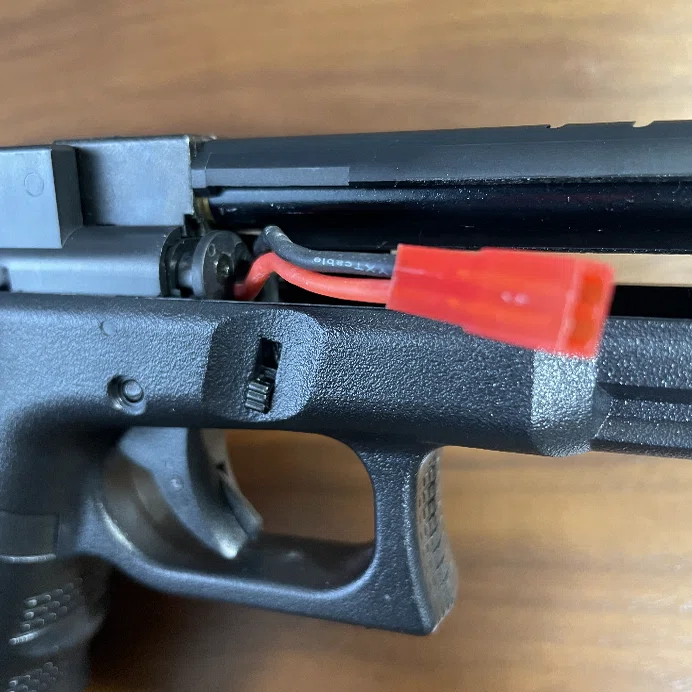 東京マルイの電動ハンドガンGLOCK18C/Hi-CAPA E をリポバッテリー化し