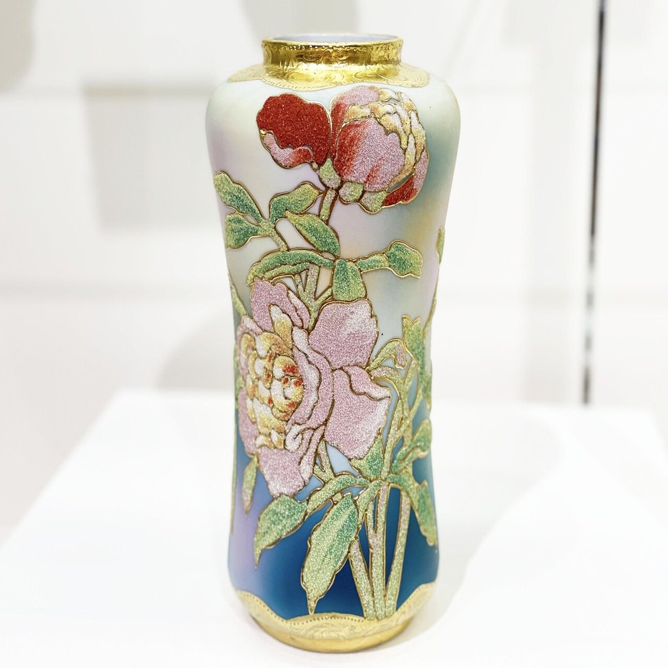 幻の陶磁器」とよばれたコラレン｜横山美術館