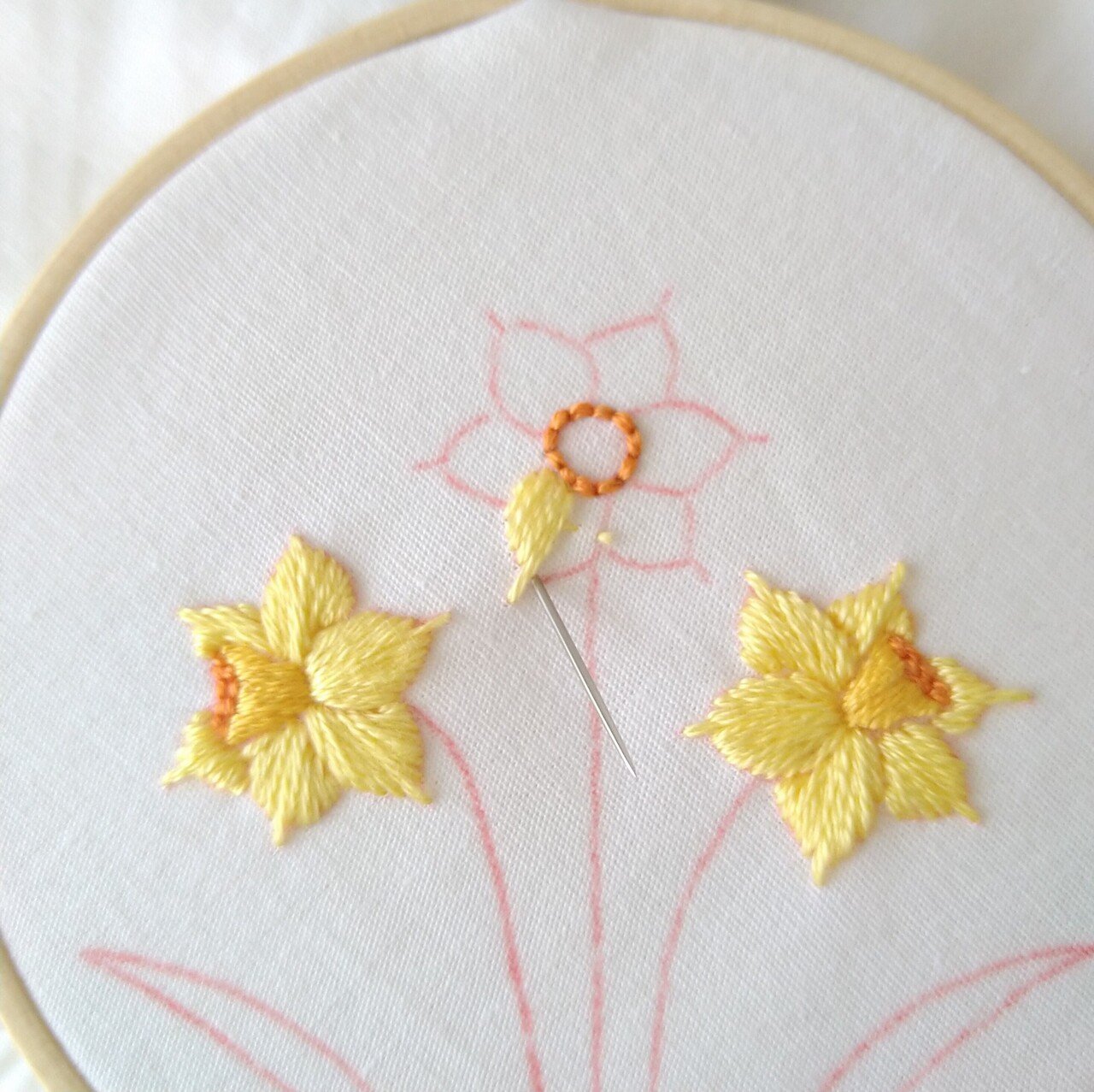 スイセンの花の刺繍ハンカチキットを作ろう* ステップ6 〜スイセンの