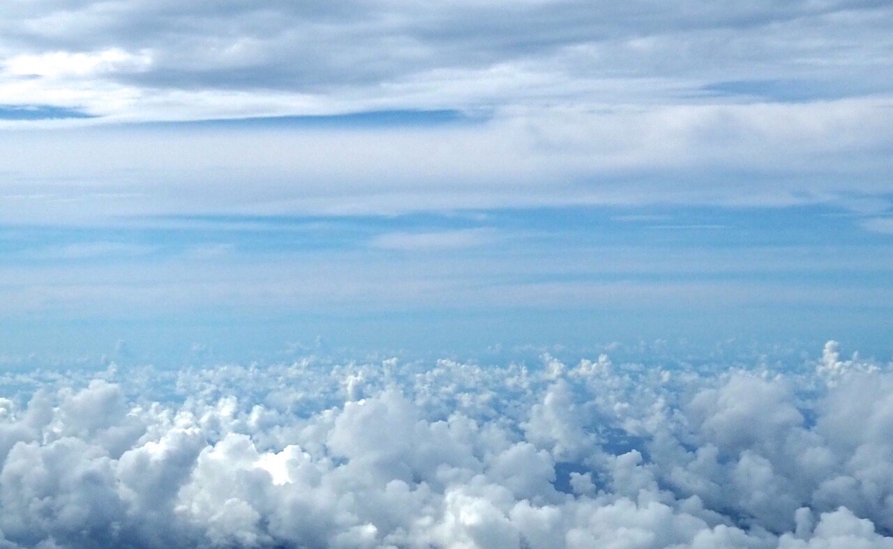 25 飛行機note】 空の上、雲の色｜Sora＊note