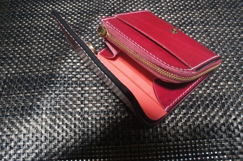 ルガトショルダーアザレアピンク 二つ折り財布 ルガト 2つ折り