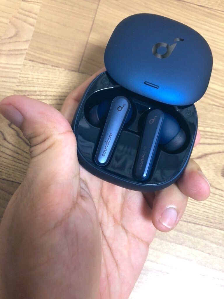 ワイヤレスイヤホン 初心者向け ノイズキャンセリング 蓋開閉で自動ペアリング ワイヤレスイヤホン 初心者向け ノイズキャンセリング 蓋開閉で