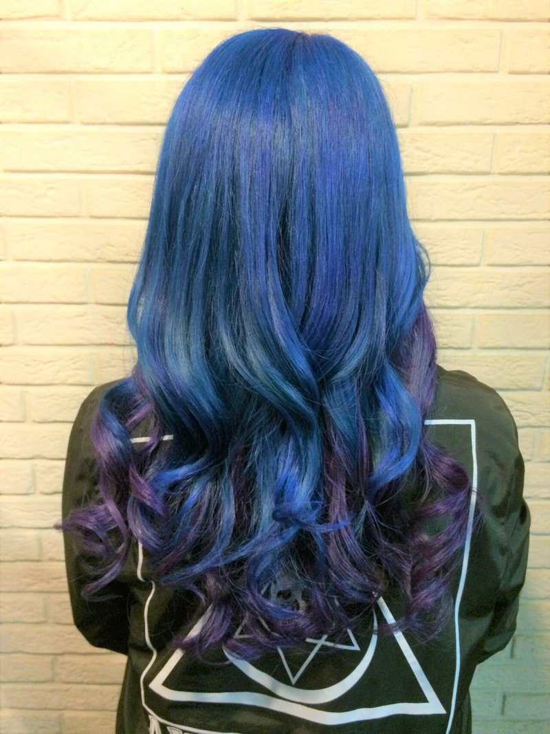 インナーナイトパープル ネイビーブルー ヘアカラー 前髪アシメ Hiro美容師 特殊ヘア美容講師 フリーランス プライベートシェアサロン アニメ好き 大阪兵庫姫路 Note