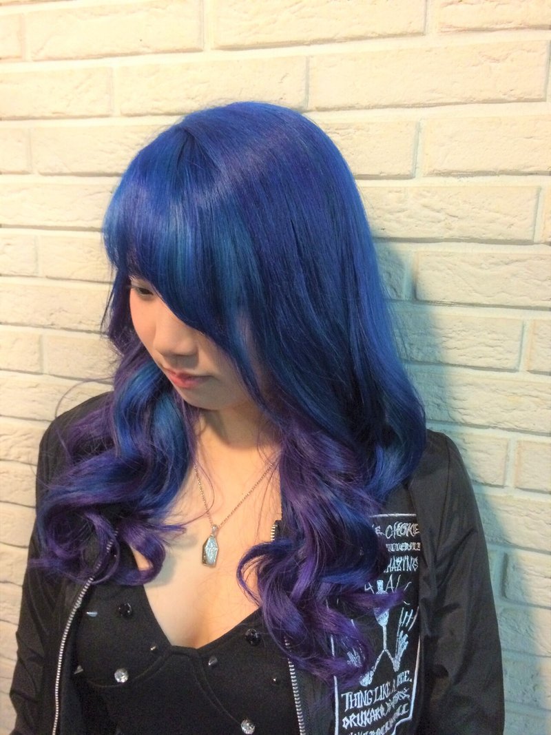 インナーナイトパープル ネイビーブルーヘアカラー 前髪アシメ Hiro美容師 特殊ヘア 美容講師 フリーランス プライベートシェアサロン アニメ好き 大阪兵庫姫路 Note