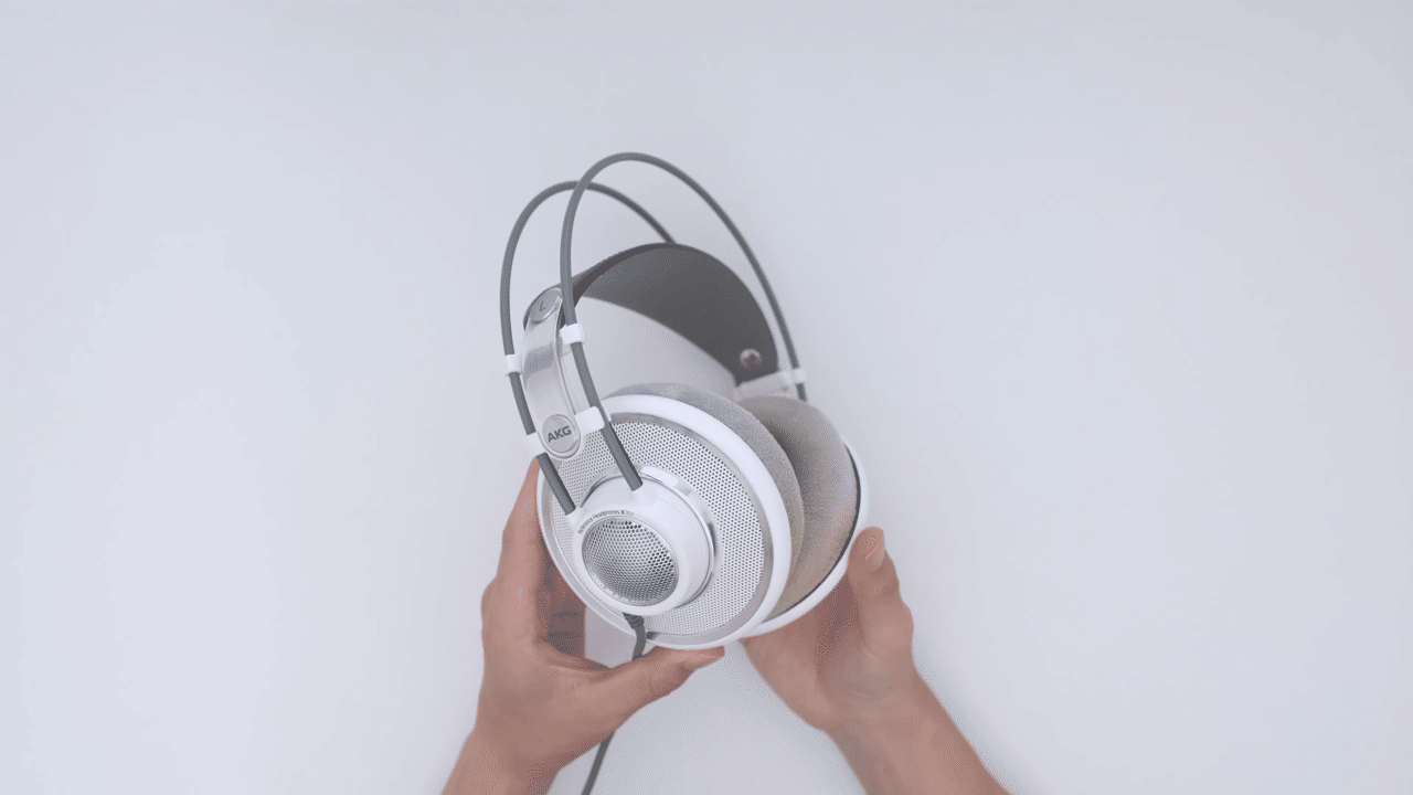 AKGの白くておしゃれな有名ヘッドホンが良すぎる【K701】|Harushika AKGの白くておしゃれな有名ヘッドホンが良すぎる【K701】|Harushika
