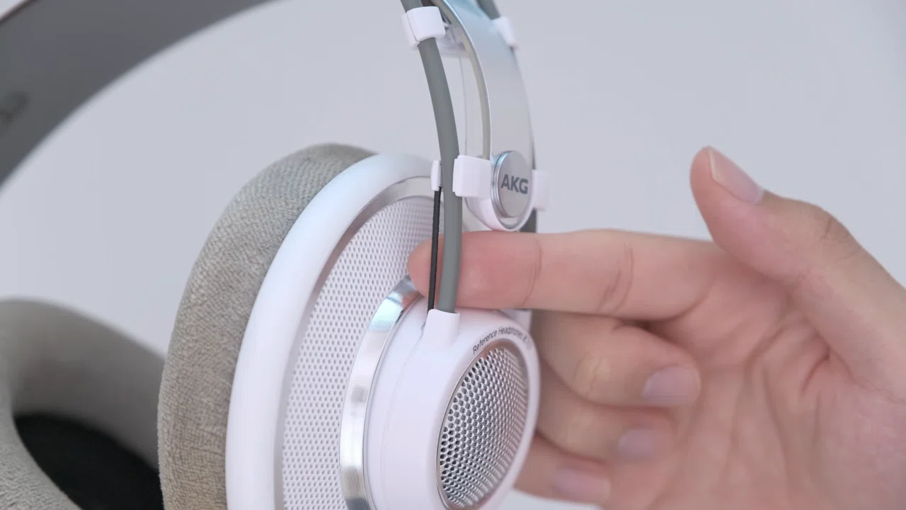 AKGの白くておしゃれな有名ヘッドホンが良すぎる【K701】|Harushika AKGの白くておしゃれな有名ヘッドホンが良すぎる【K701】|Harushika