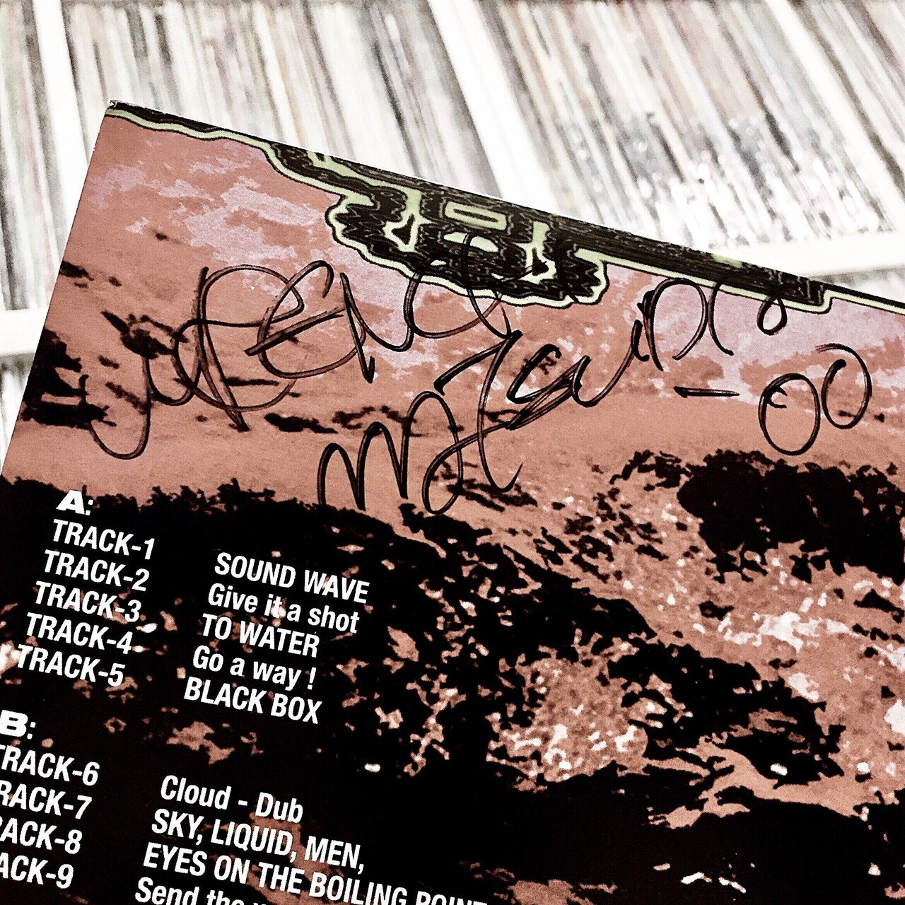 WRENCH ～サイン入りレコードA to Z （Donuts版） 第24回 WRENCH｜五辺宏明